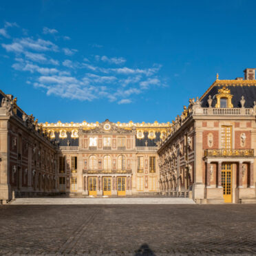 Honeymoon Romance in France- World Tour Management