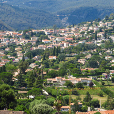 Honeymoon Romance in France- World Tour Management
