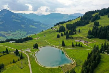 Hiking tour of Koman Lake